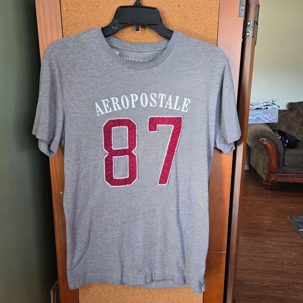 Aeropostale Gray Tee with Red 87 Graphic